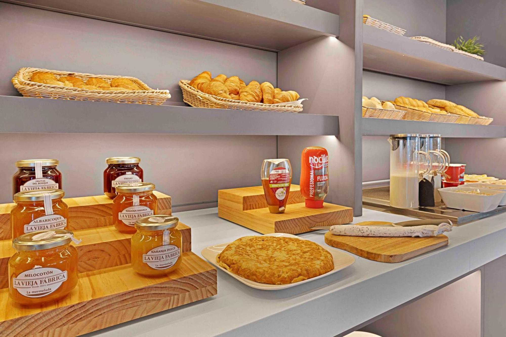 B&B Hotel Figueres Φιγκέρες Εξωτερικό φωτογραφία