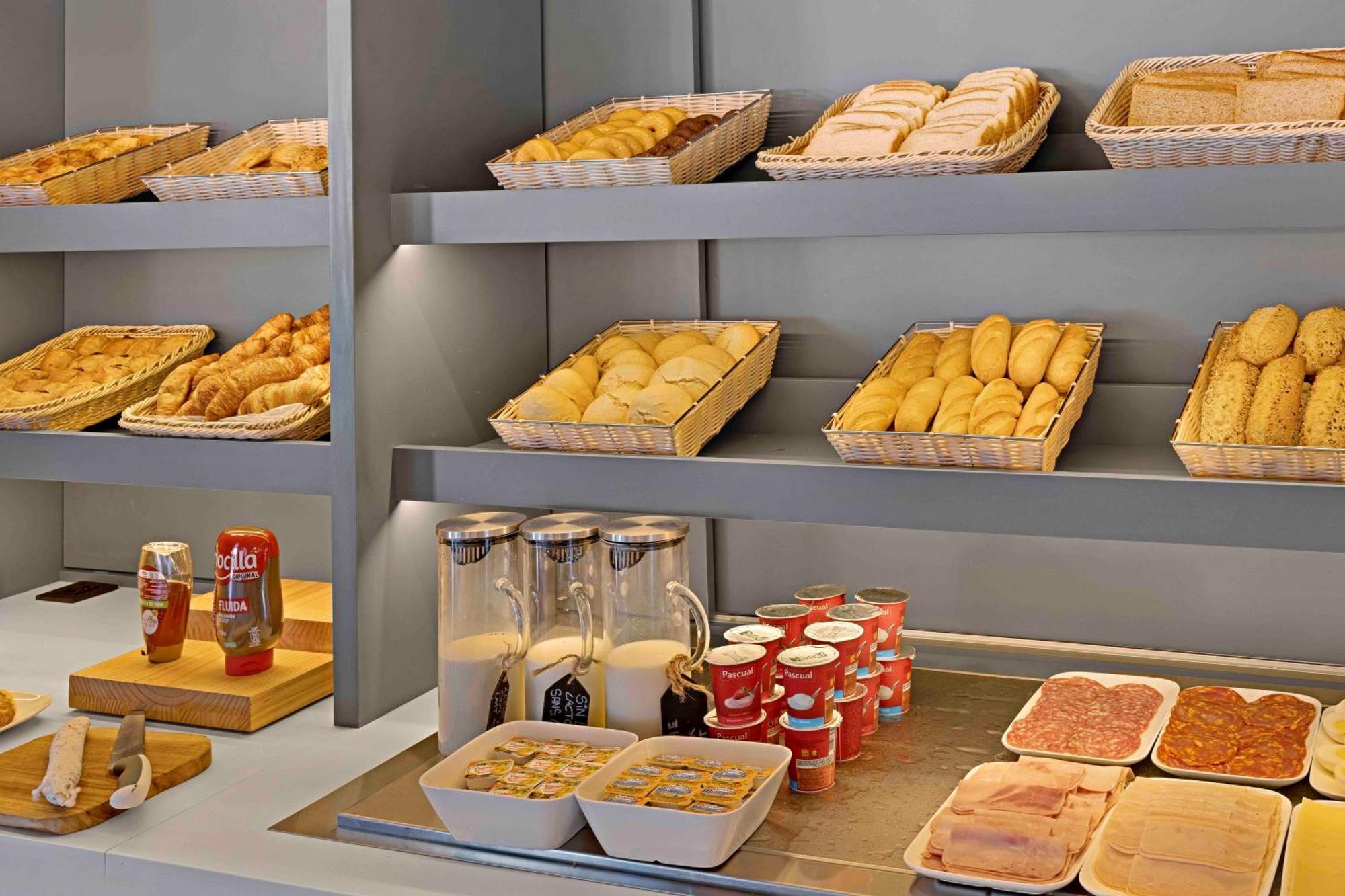 B&B Hotel Figueres Φιγκέρες Εξωτερικό φωτογραφία