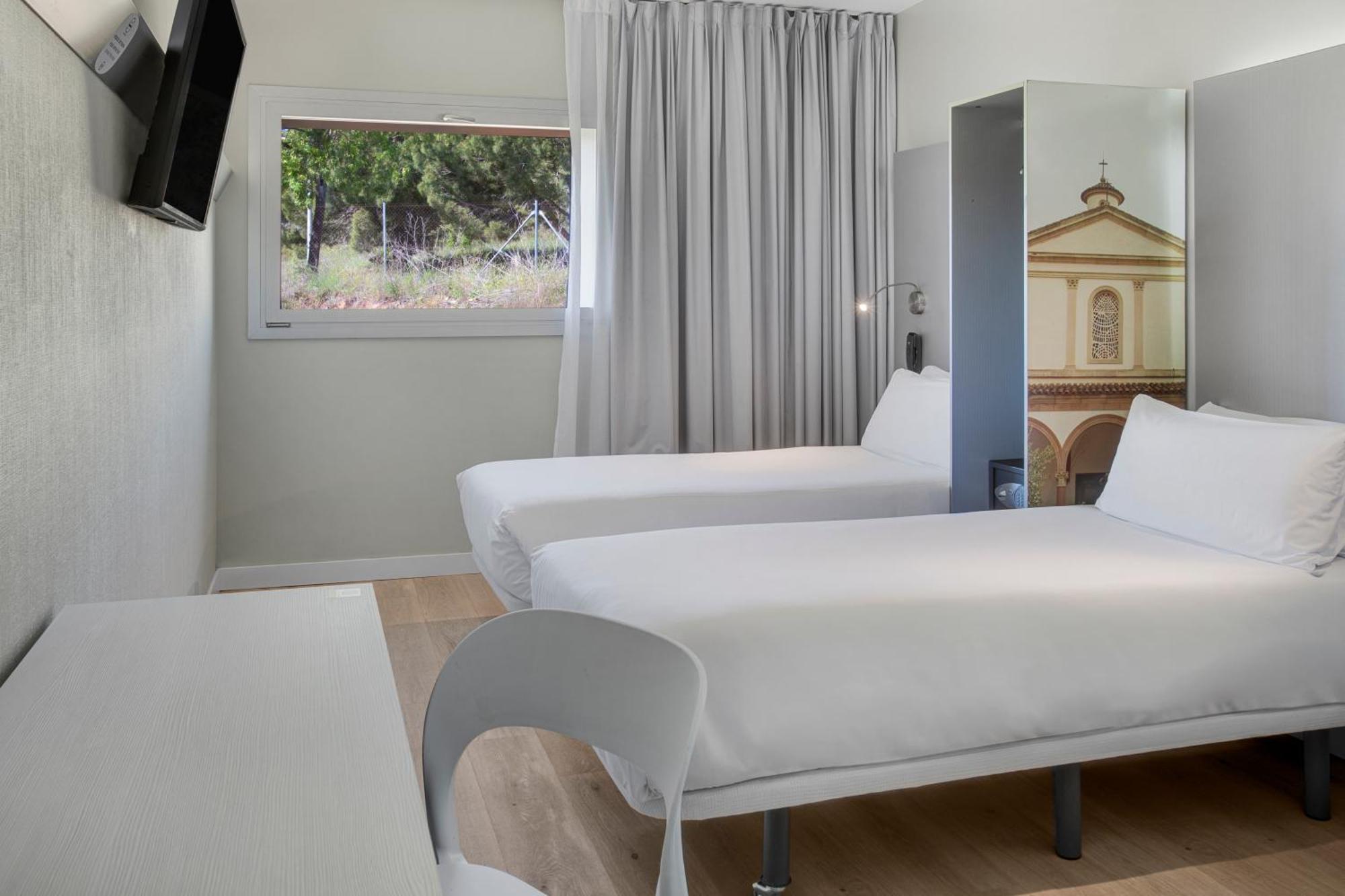 B&B Hotel Figueres Φιγκέρες Εξωτερικό φωτογραφία