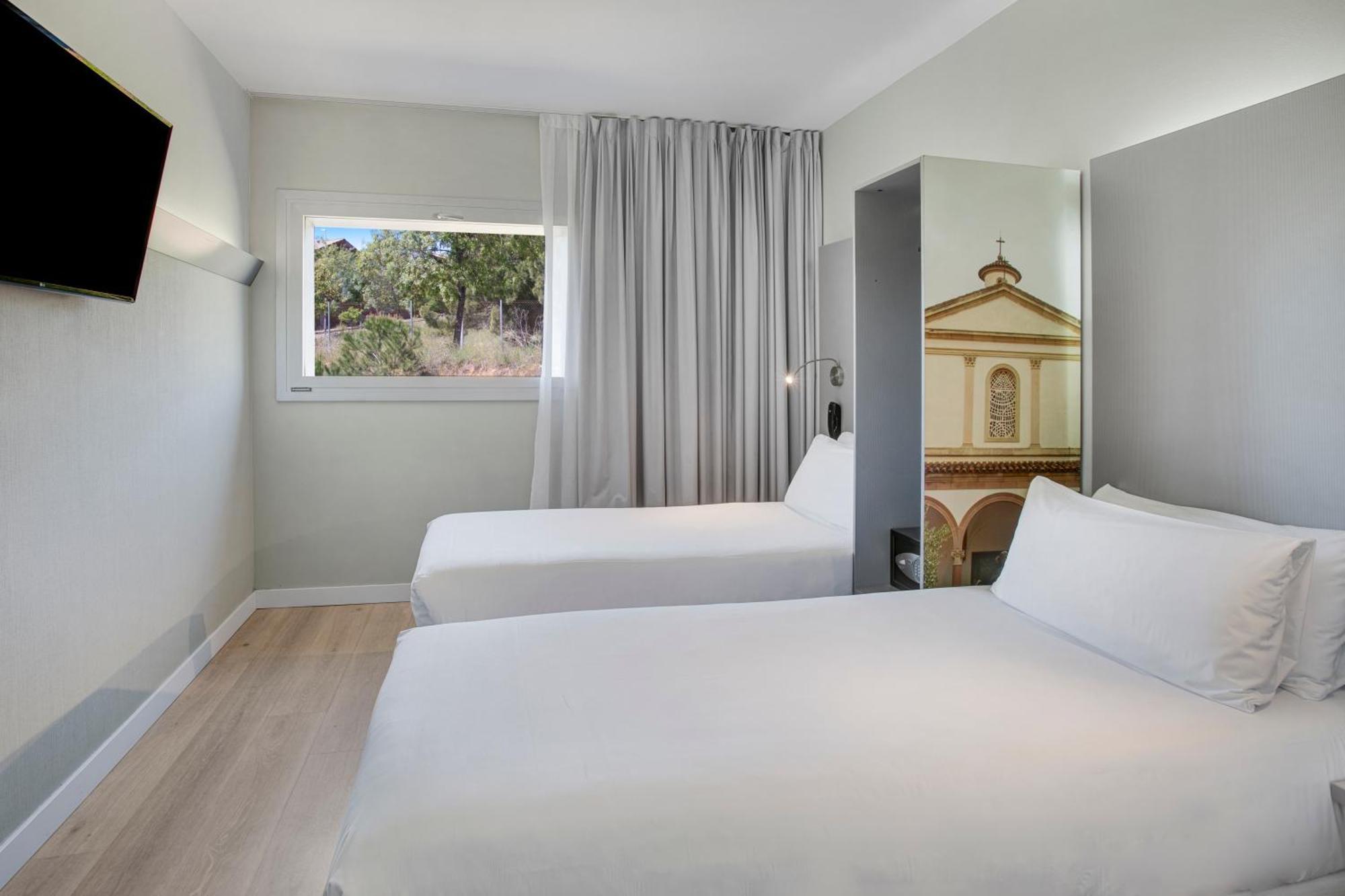 B&B Hotel Figueres Φιγκέρες Εξωτερικό φωτογραφία